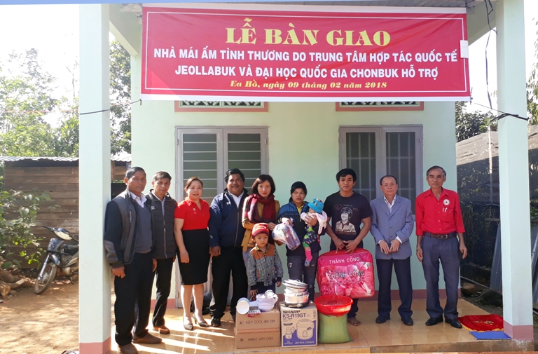 Hội chữ thập đỏ huyện, trao 3 nhà tình thương